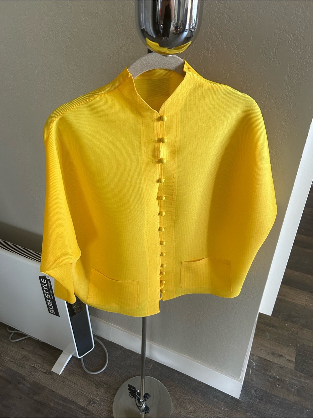 Sunny 🌞 Yellow Women's Asian style Pleated Jacket